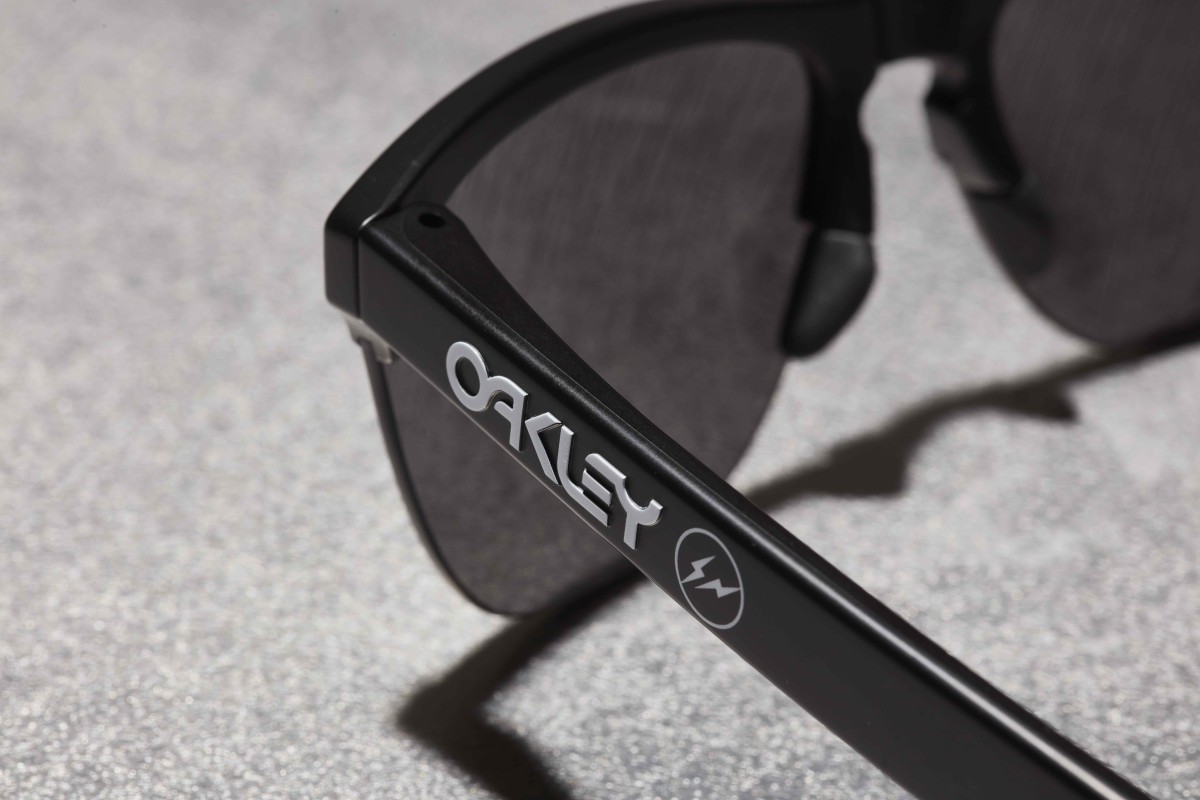 Oakley and Hiroshi Fujiwara release a Fragment version of the Frogskins