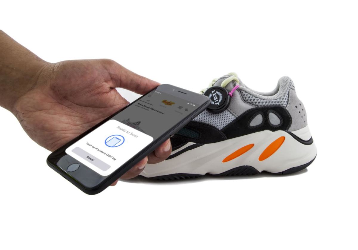 how to sell on sneaker con app