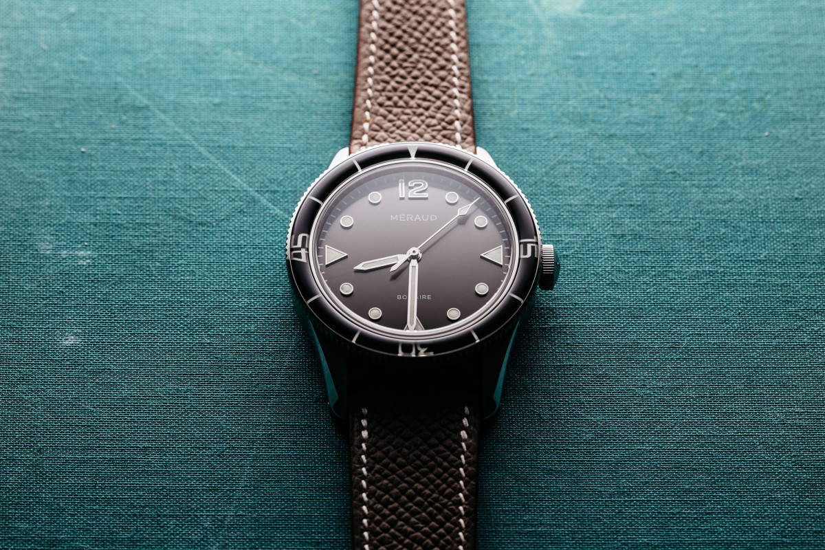 vintage looking dive watch