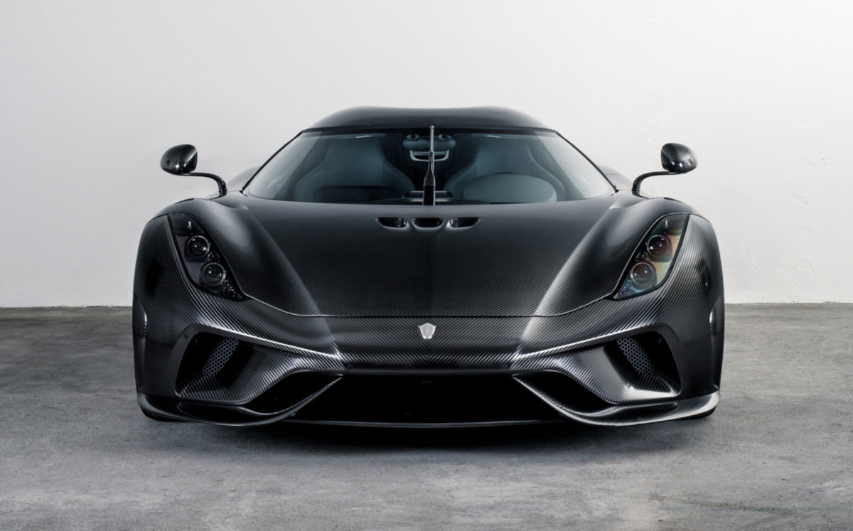 Koenigsegg completes their first Regera in Koenigsegg Naked Carbon