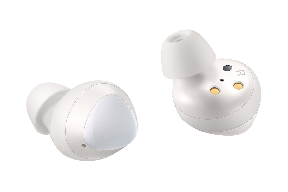 004_GalaxyBuds_Product_Images_Dynamic_White