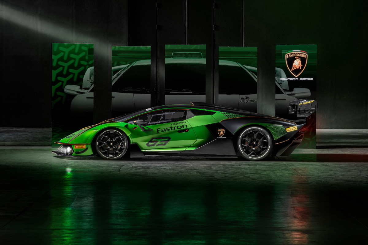 Lamborghini puts its most powerful V12 inside the track-only Essenza