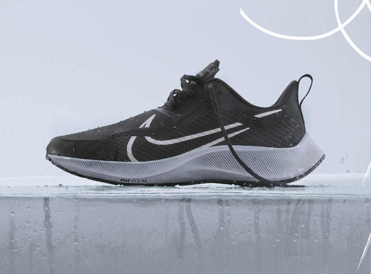 nike pegasus 37 shield weight