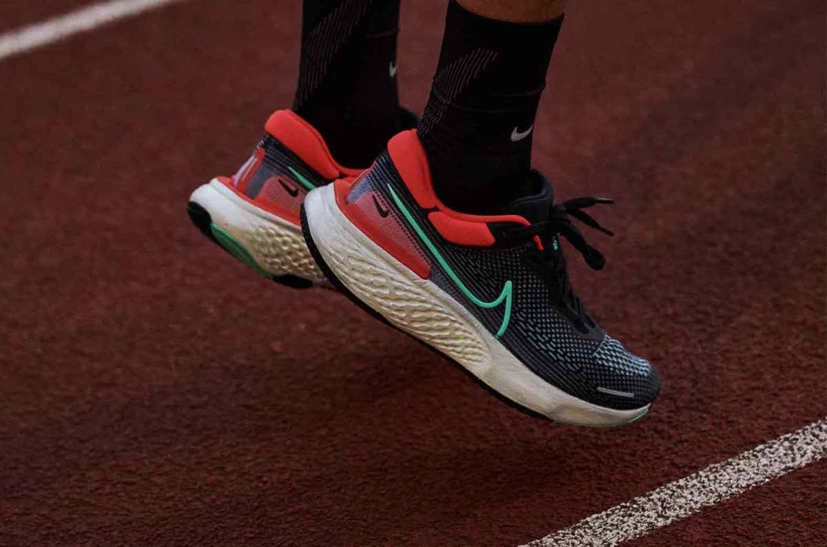 nike invincible run zoom x