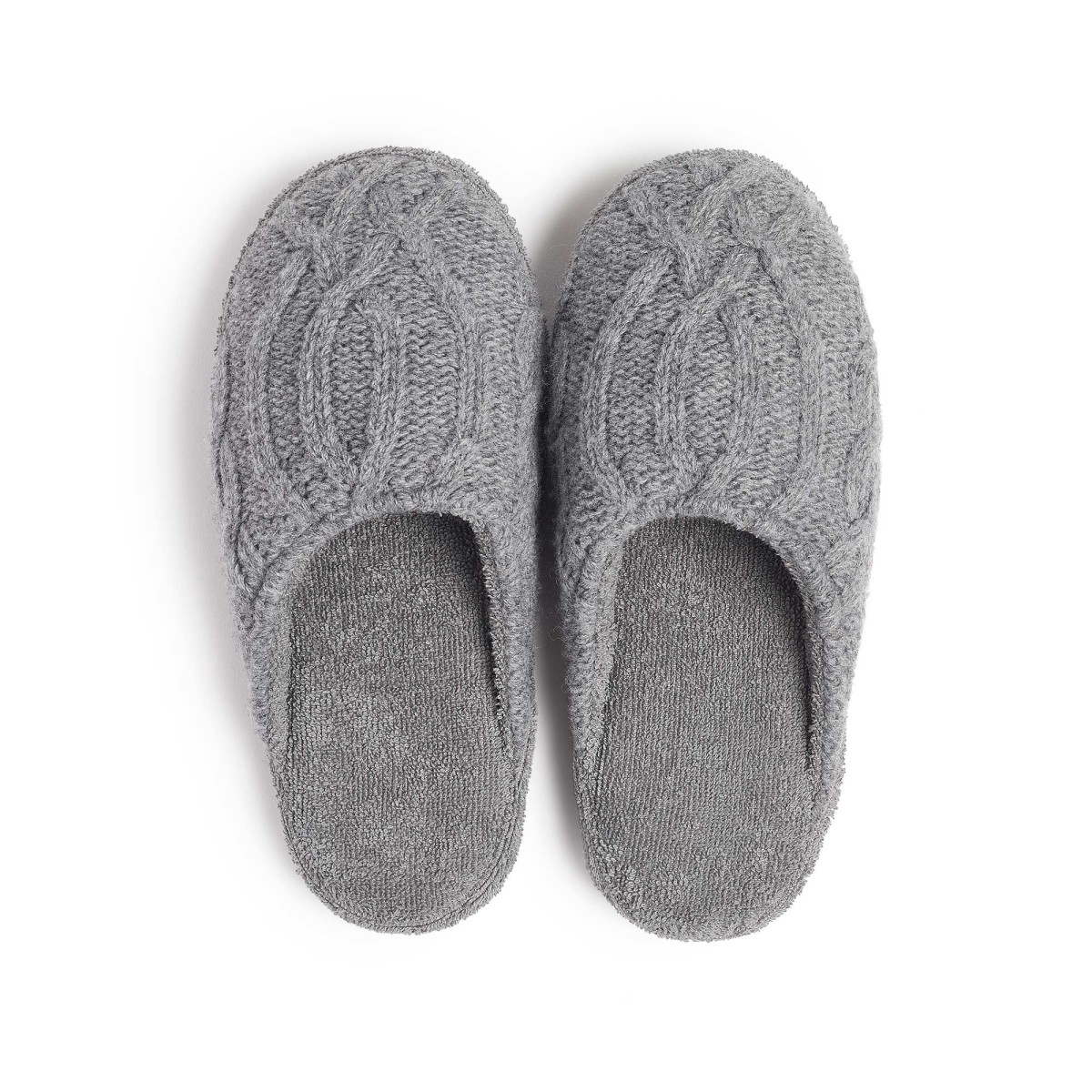 Six slippers you'll definitely to lounge in this month - Acquire