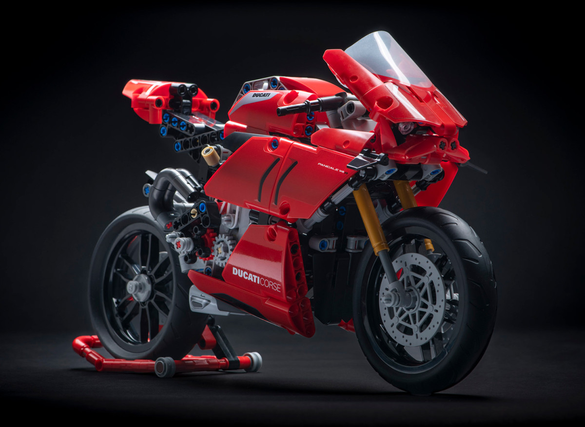 Ducati Lego Panigale V4R