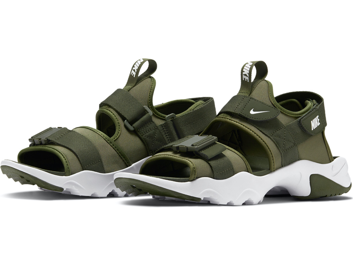 green nike sandals