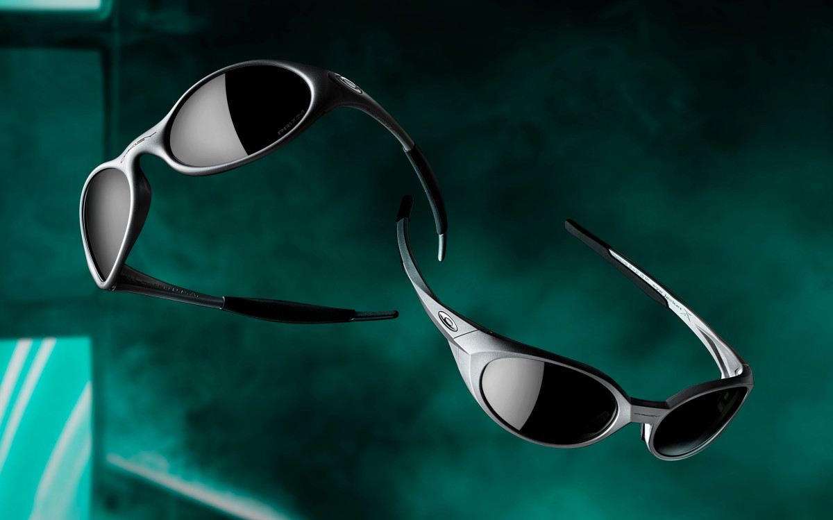 Oakley celebrates the past and present with its Eye Jacket set