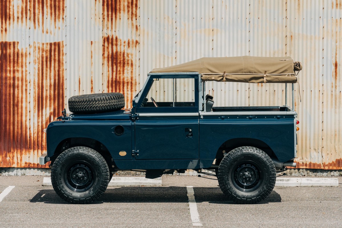 Himalaya gives the Land Rover Series IIA a modern upgrade Acquire