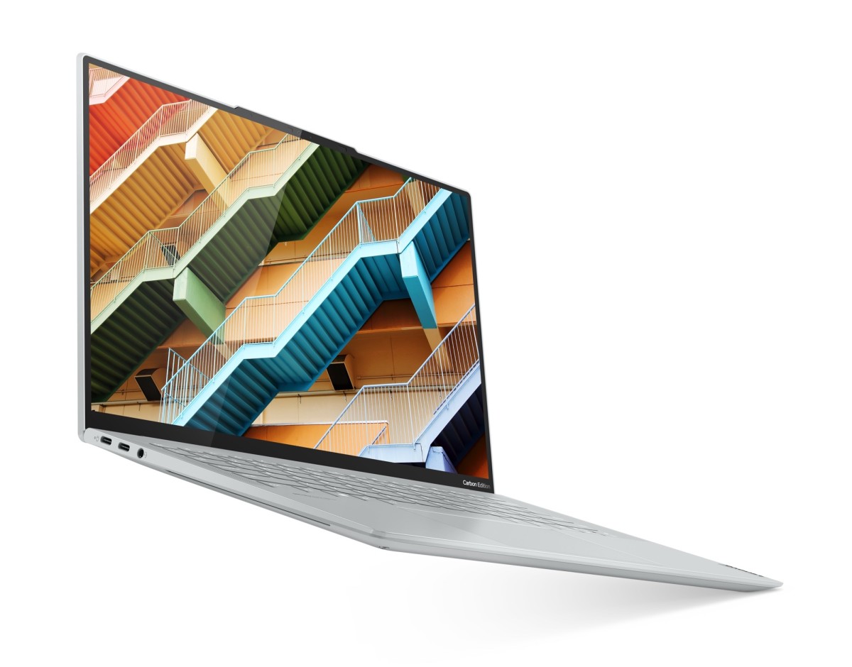 The Lenovo IdeaPad Slim 7 Carbon is as light as 14-inch 