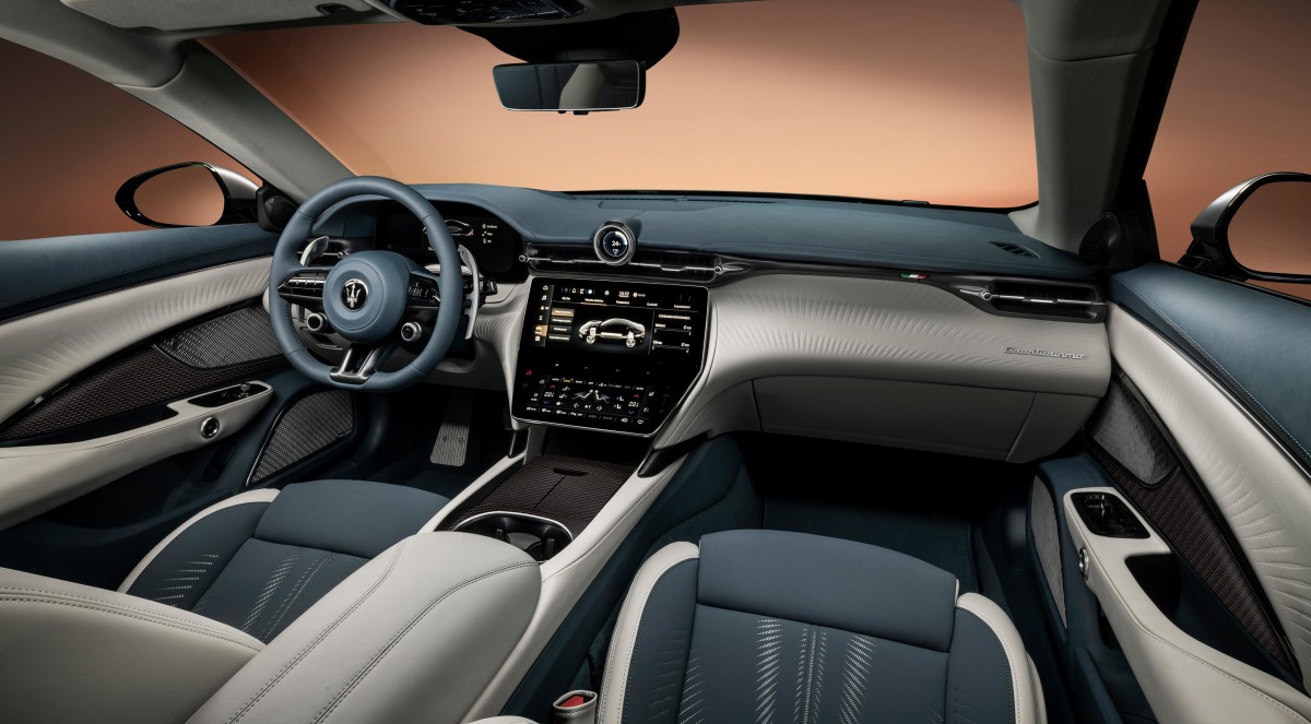 Maserati delivers a closer look at the interior of the GranTurismo Acquire