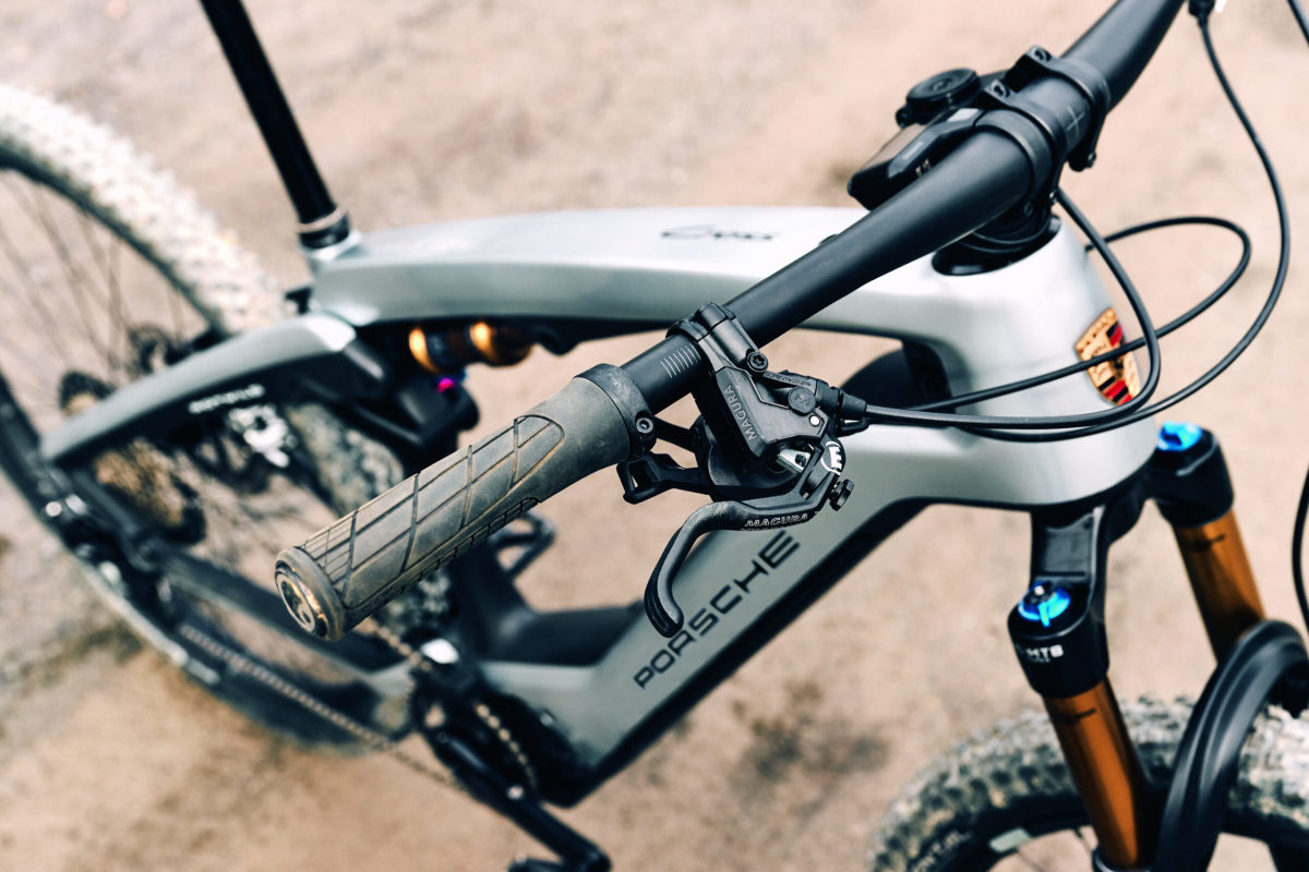 Porsche Design launches the eBike Cross Performance - Acquire